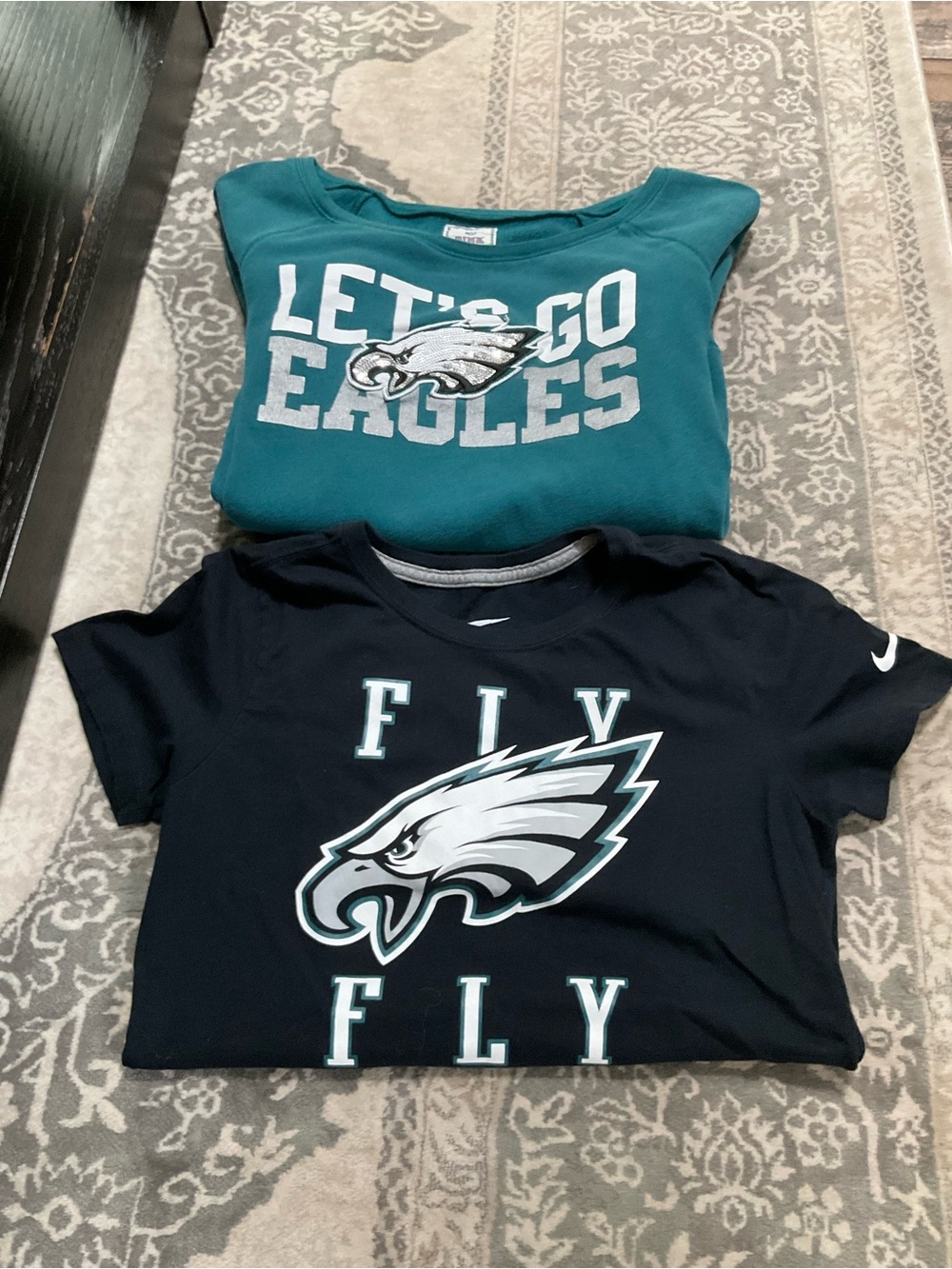Nike VSPink Women’s Philadelphia Eagles Top Sweatshirt S/M